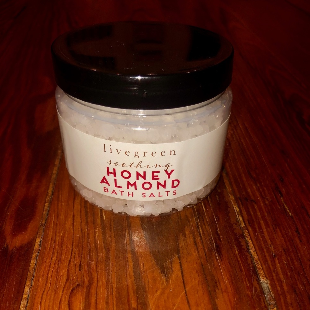 Livegreen Soothing Honey Almond Bath Salts